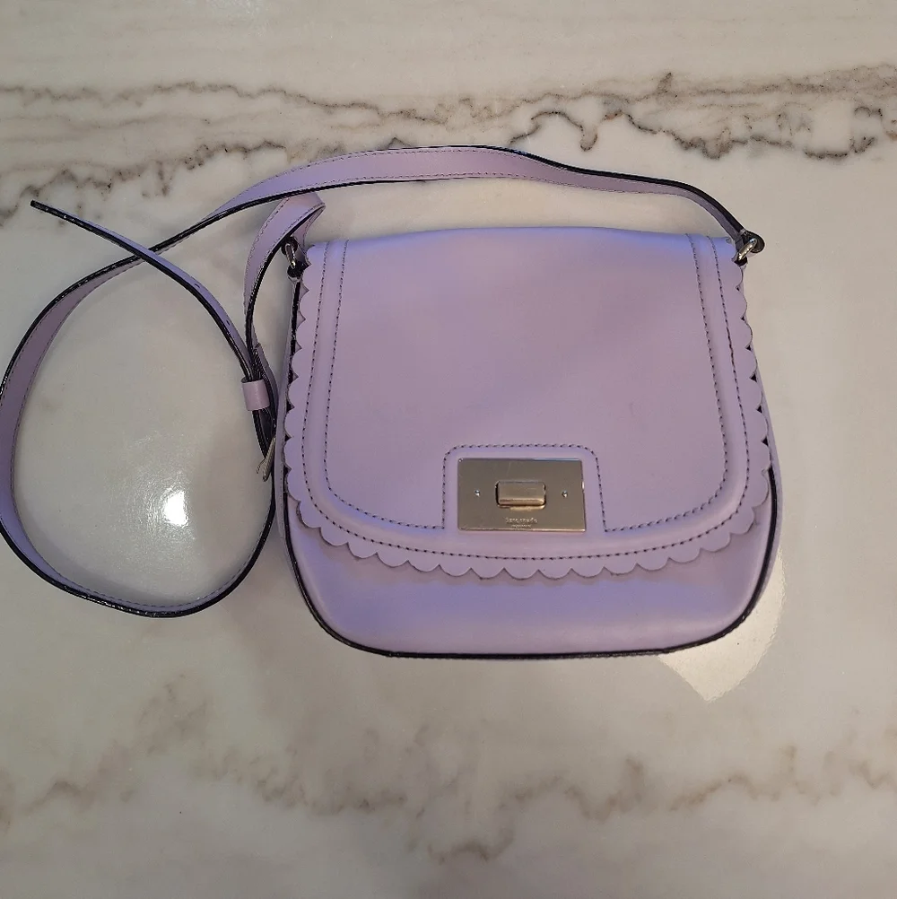 KATE SPADE NY LILAC ROAD SETH SMOOTH LEATHER SCALLOPED ADJUSTABLE CROSSBODY BAG